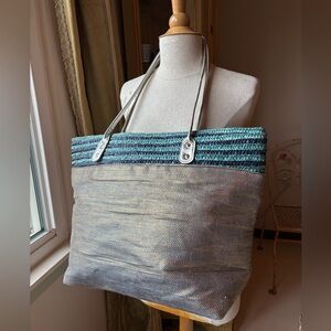 Blue Tote Bag with Elegant Design